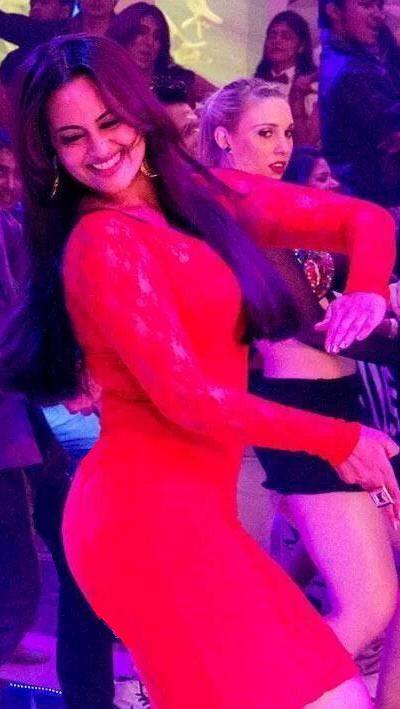 Sonakshi Sinha Blackless Photos Sonakshi Sinha Blackless Photos