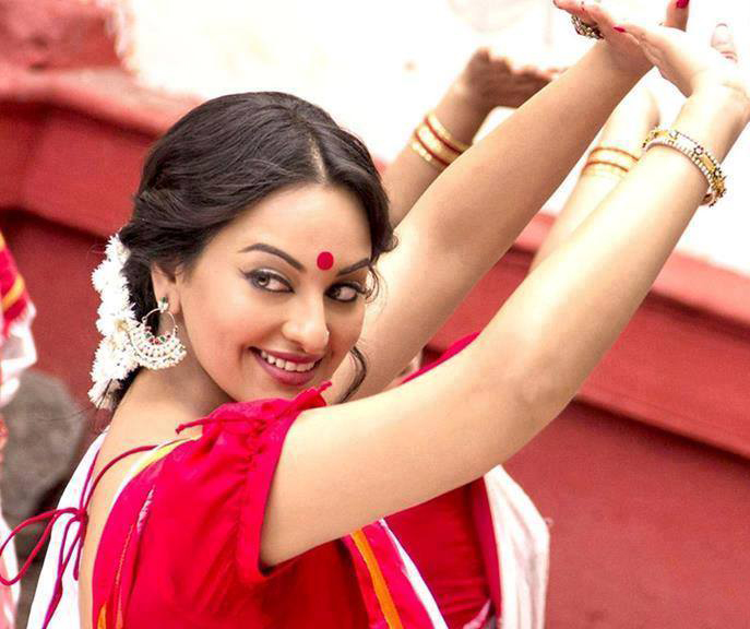 Sonakshi Sinha Blackless Photos Sonakshi Sinha Blackless Photos