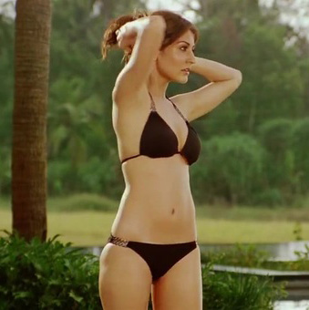 anushka-sharma-hot-bikini-photos anushka-sharma-hot-bikini-photos
