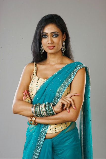 tv-actress-shweta-tiwari-hot-spicy-pics-in-saree tv-actress-shweta-tiwari-hot-spicy-pics-in-saree