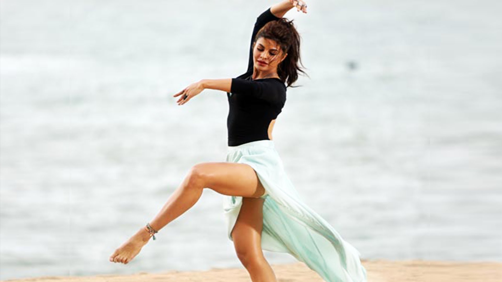 10 Hot Pics of Jacqueline Fernandez 