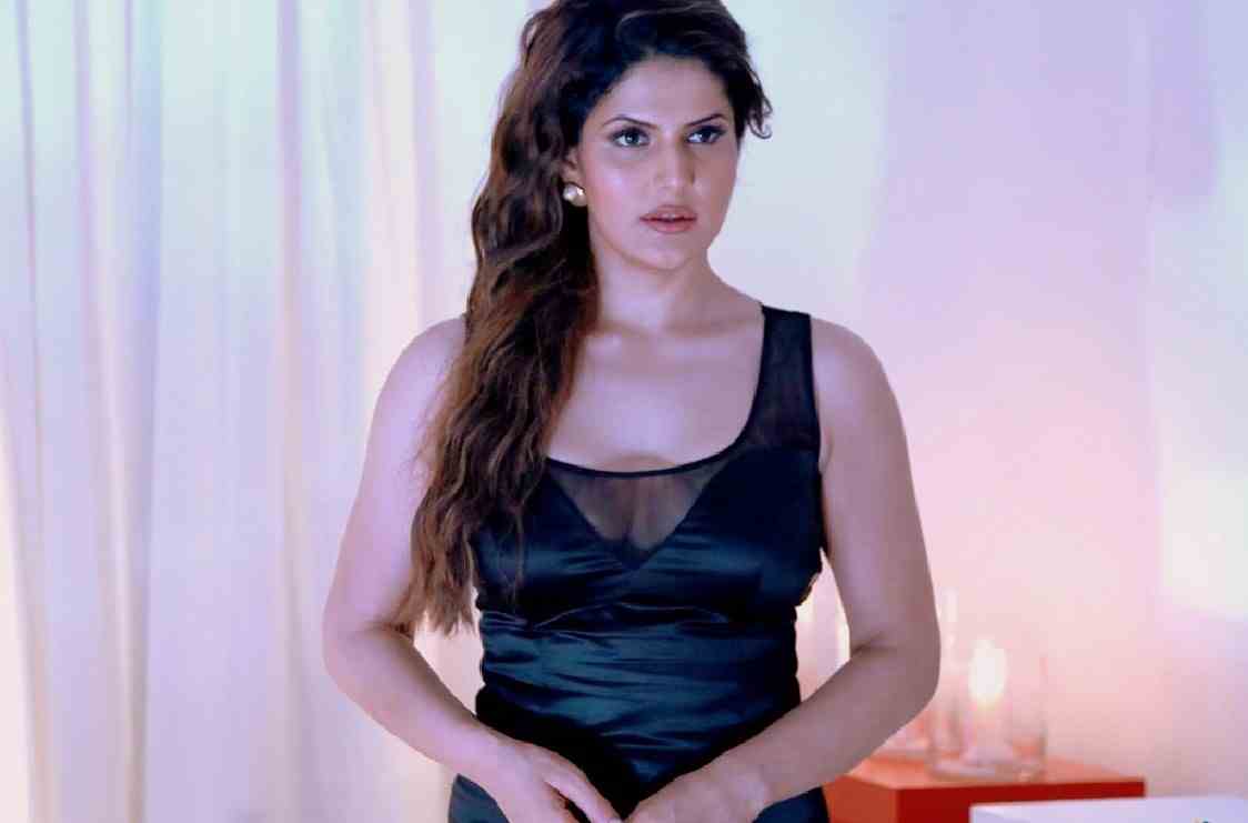 Zarine khan Hot bikini images | Latest HD wallpapers | Welcomenri