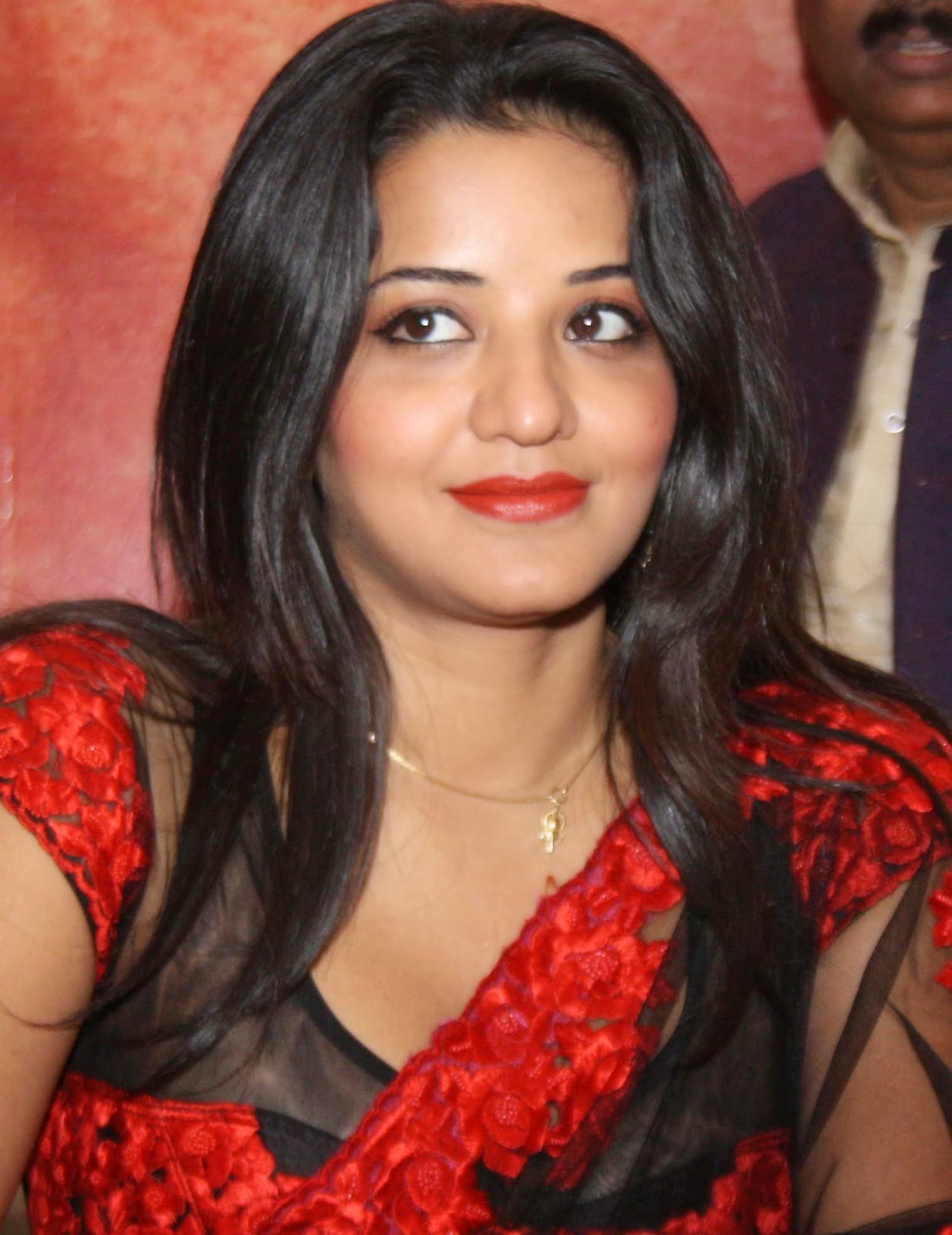 Bhojpuri actress monalisa hot and unseen photos
