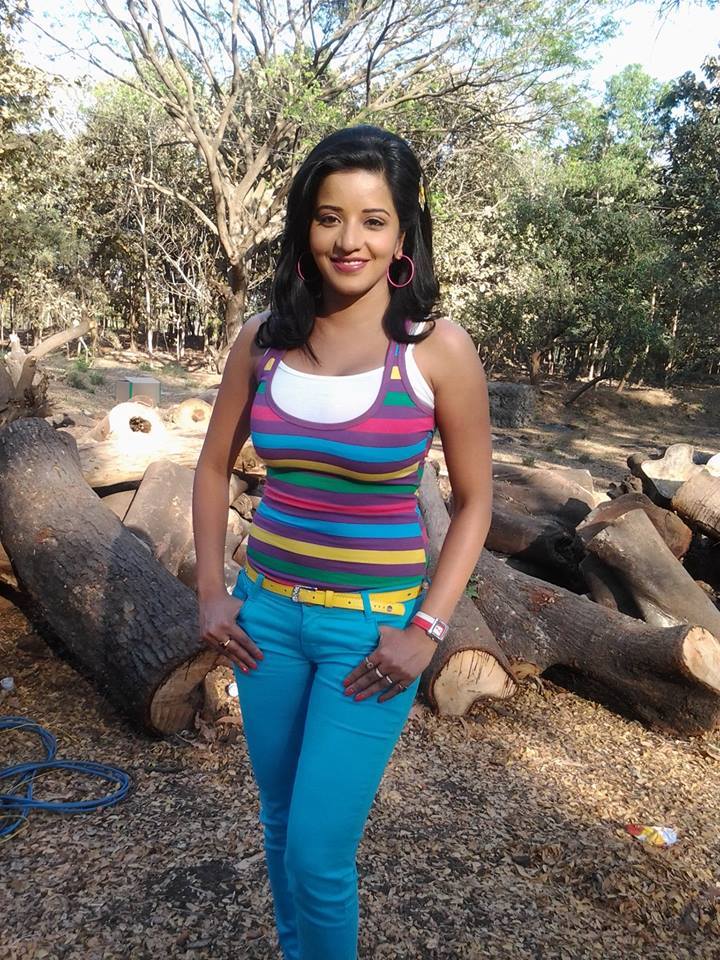 Bhojpuri actress monalisa hot and unseen photos