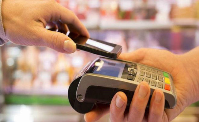 Cashless transaction advantage and disadvantage