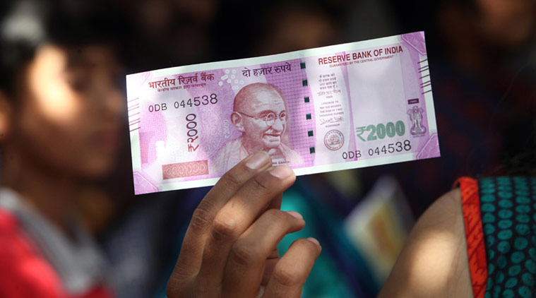 Govt confirms real 2000 rs notes will lose colour when wet